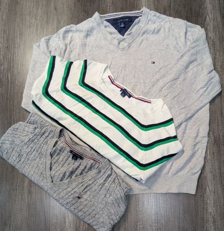 4935 - Tommy Hilfiger Sweaters