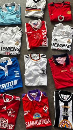 CLASSICAL FOOTBALL JERSEYS