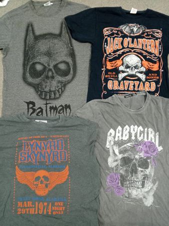 HD1399 Gothic T-Shirts