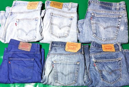 LEVI’S SHORTS (D 03)
