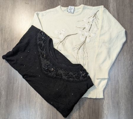 5006 - Embroidery style Sweater