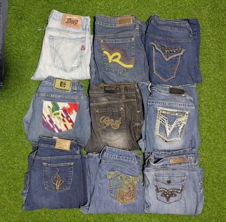 COOGI AND OTHER MIX BRANDS JEANS (B 33)