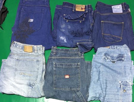 OLD NAVY AND OTHER MIX BRANDS SHORTS (D 14)