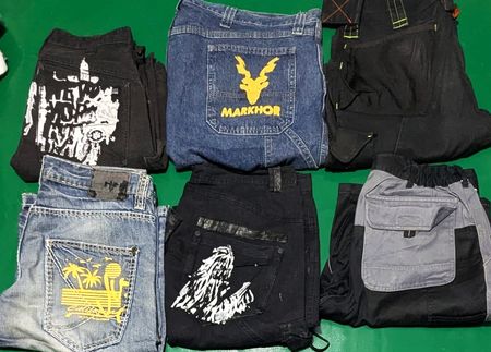 FIRSTADS AND OTHER MIX BRANDS SHORTS (D 15)