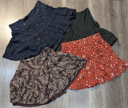 5023 - Jupes mini de style Y2K