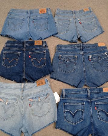 HD1441 Damen Upcycled Levi's Micro Mini Shorts