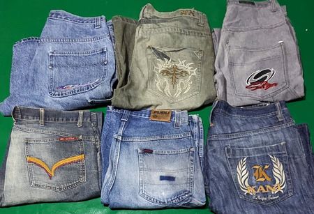 FUBU AND OTHER MIX BRANDS SHORTS (D 20)