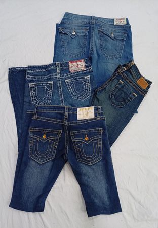 CR7495 Vintage True Religion Flare Jeans