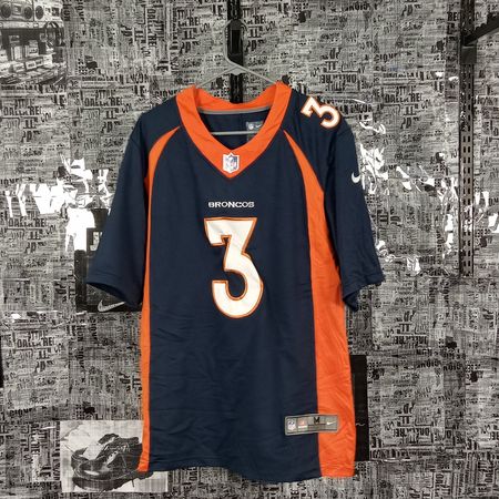 NFL NBA JERSEYS BUNDLE 07