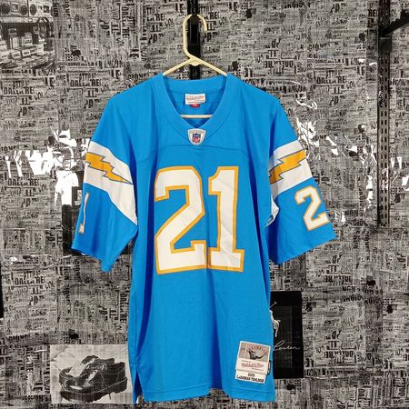 NFL NBA JERSEYS BUNDLE 09