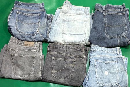 NEVADA AND OTHER MIX BRANDS SHORTS (D 27)