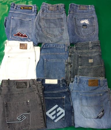 PELLE PELLE AND OTHER MIX BRANDS SHORTS (D 28)