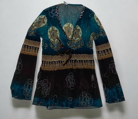 Y2k long sleeve blouse.