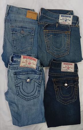 CR7640 Vintage True Religion Men’s Jeans