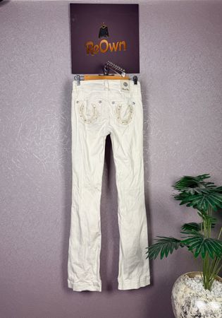 2 True Religion, 2 Rock Revival, 1 Miss Me Jeans | R-38