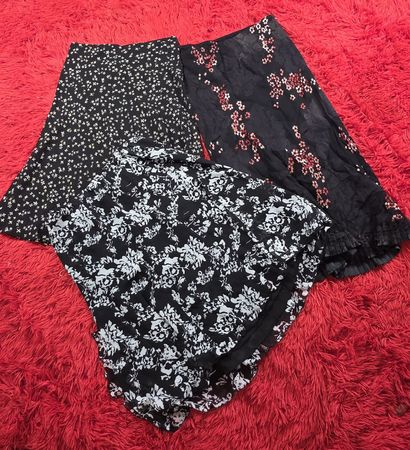 Y2k black skirts