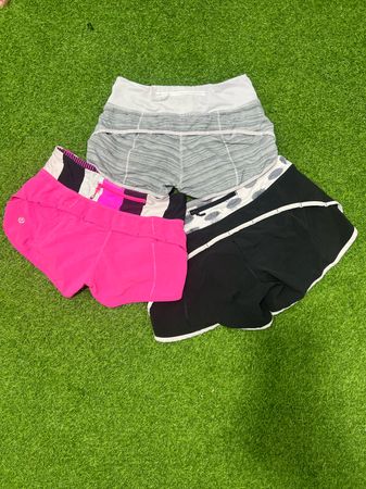 Yv303 lululemon Shorts 8P