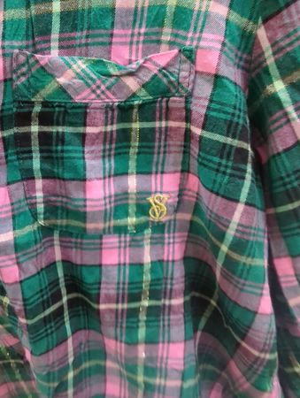 AV-1532 Victoria’s Secret Silk Blouse