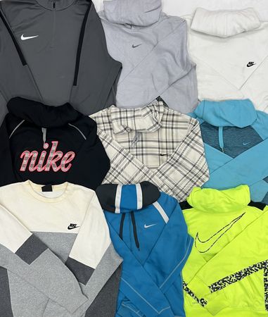 Nike Hoodies & Sweatshirts