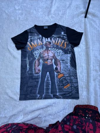 Branded graphic t shirts