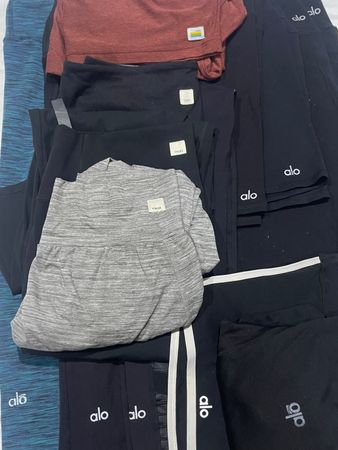 Alo And Vuori  Legging And Mix Item