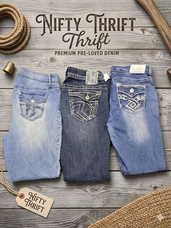 Y2K flared/Bootcut Embellish Jeans