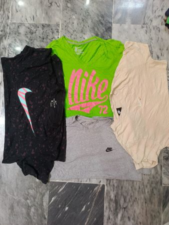 T-shirt Nike