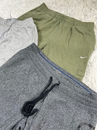 Mix branded trousers