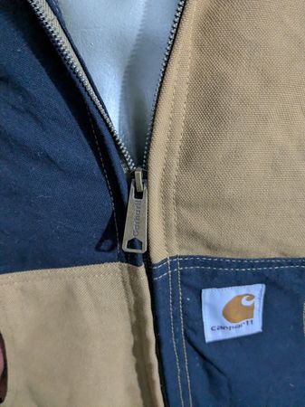 アップサイクル カーハート フーディージャケット