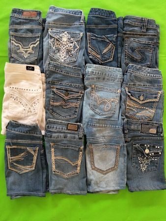 [PREMIUM LOT] 12x Y2K Denim Mini Skirts Heavy Pocket Art &
Embroidery