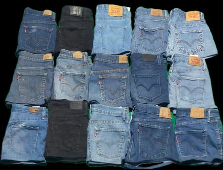 LEVI’S MINI SKIRTS (C 126)