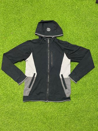 TV 92 Lululemon jacket 6P