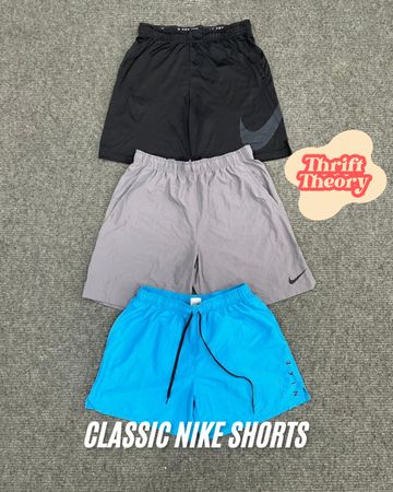 Classic Nike Shorts - (27/04)