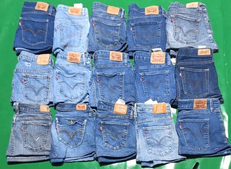 LEVI’S MINI SKIRTS (C 120)