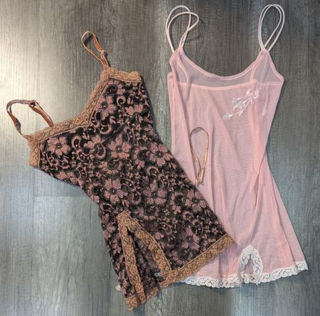 5344 - Canotta in stile Y2K