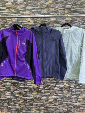 AV-1605 The North Face Windbreakers | TNF Windbreakers