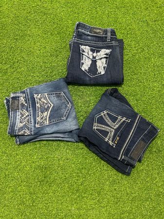TV 94 Embroidered Jeans  9P