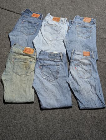 Levis jeans pants
