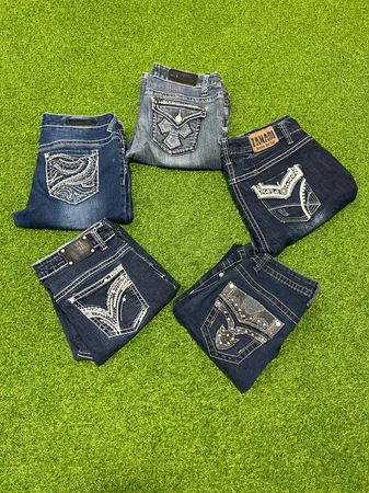 TV 95 Embroidered Jeans  9P
