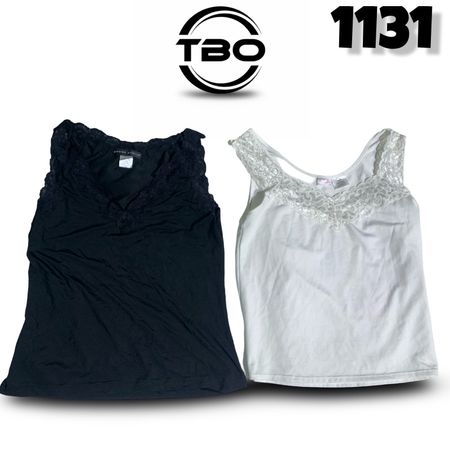 camisole tank tops featuring lace trim detail along the V-neckline and straps.#1131