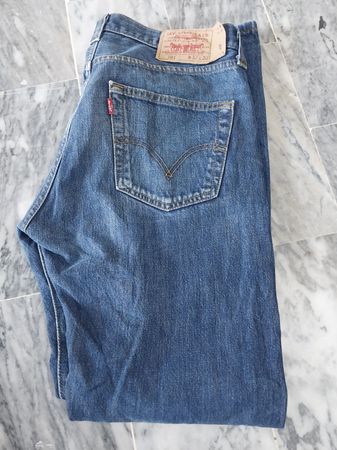 Levis 501 jeans