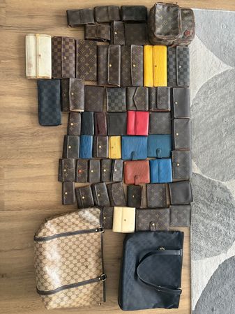 55 Authentic luxury wallet  Louis Vuitton Gucci