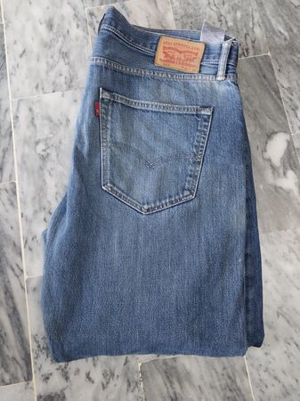 Levis 501 jeans