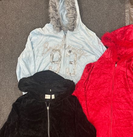 SD380-Femmes Sweat à capuche en velours fourré avec fermeture éclair - 34 pièces