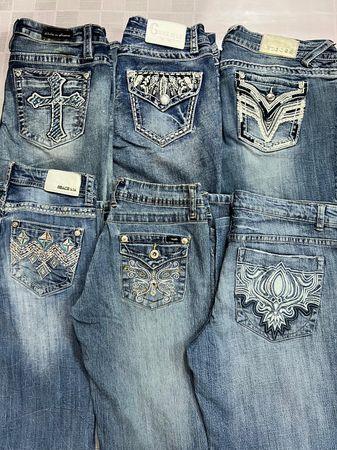 R517 Ladies Y2k Embellished & Embroidered Flared Jeans