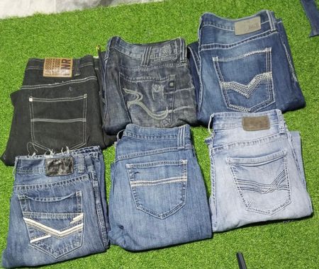 ROCK & REPUBLIC AND OTHER MIX BRANDS JEANS (A 78)