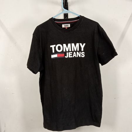 TOMMY HILFIGER POLO SHIRTS & CREW NECK T-SHIRT - BUNDLE 46