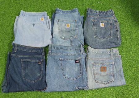CARHARTT, DICKIES SHORTS (D 81)