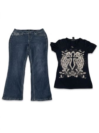 (FV-1366) Y2K Grungy Rhinestones Details Flared Jeans & Baby Tees