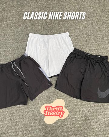 Classic Nike Shorts - (05/05)